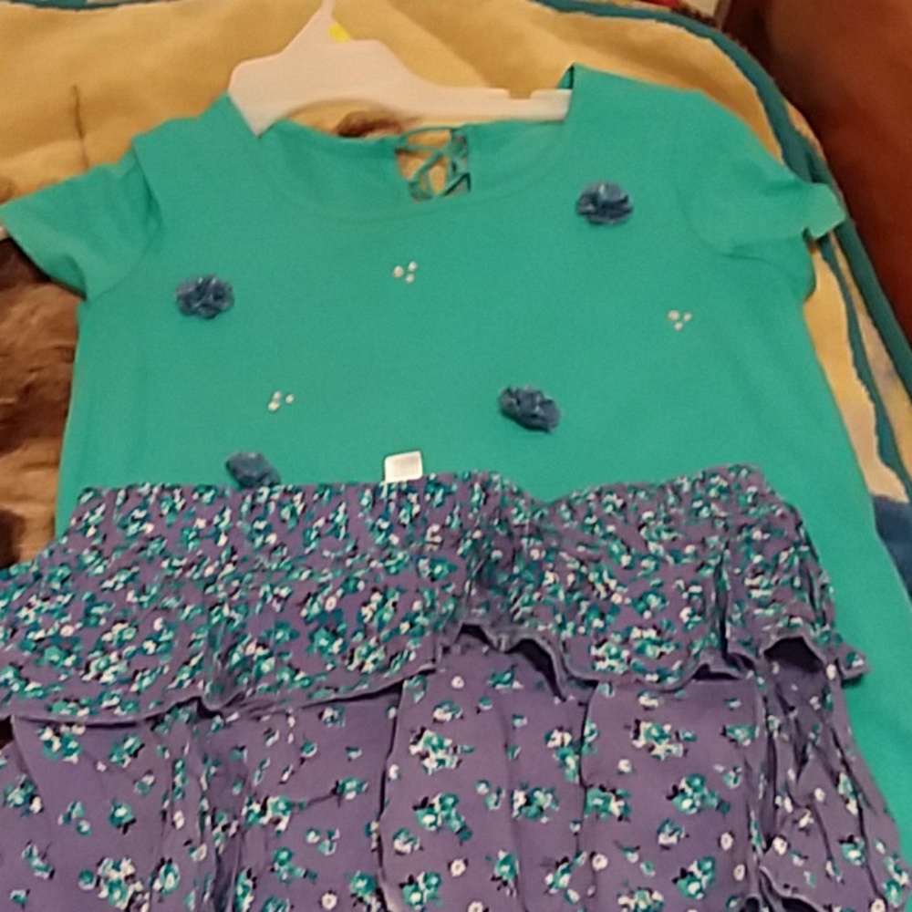 Girls shirt and skirt